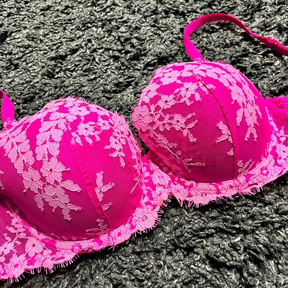 Victoria’s Secret Dream Angels Bra - Picture 2 of 5